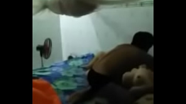 Địt nhau với bé hàng xóm