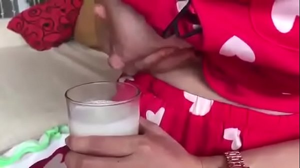 Vắt sữa từ con vợ mới sinh con